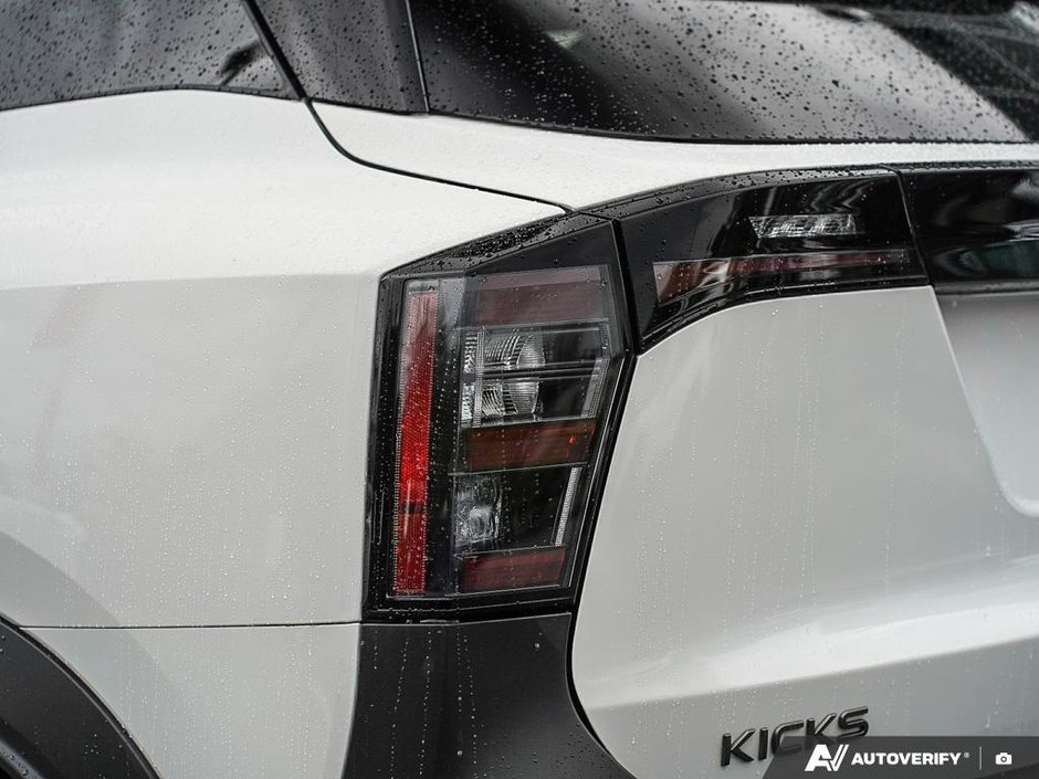 2025 Nissan Kicks SR AWD // LOW KMS-26