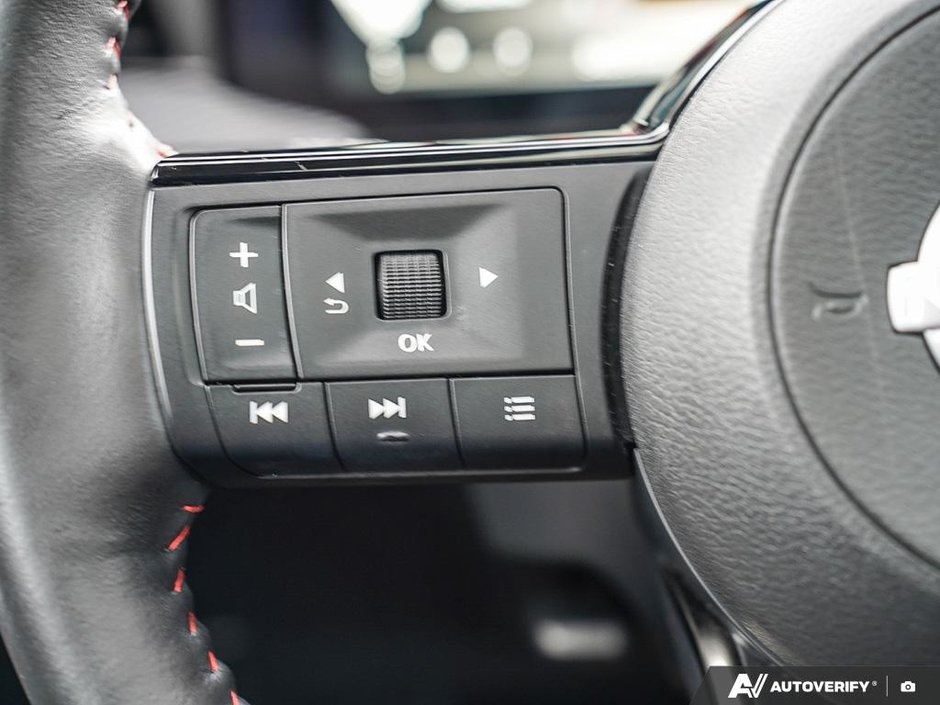 2025 Nissan Kicks SR AWD // LOW KMS-10
