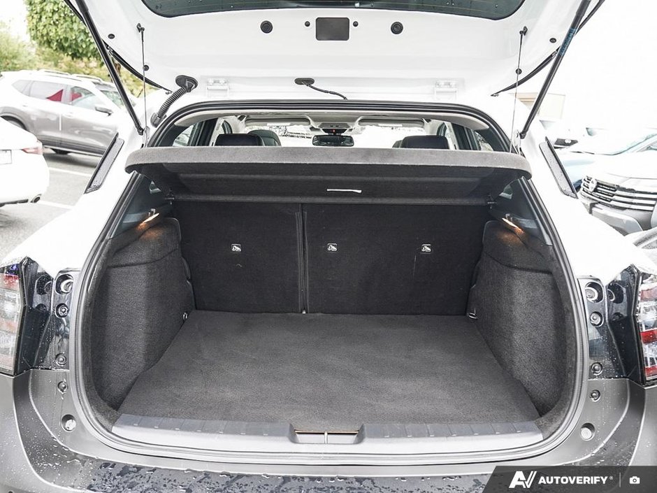 2025 Nissan Kicks SR AWD // LOW KMS-25