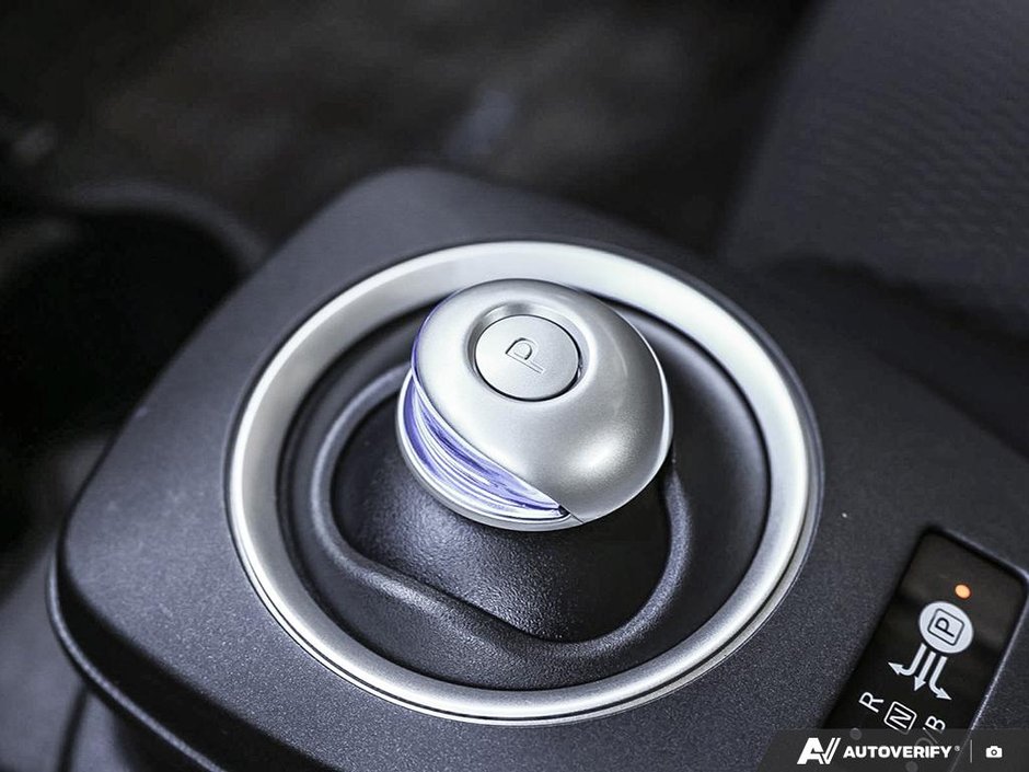 2015 Nissan LEAF S-11