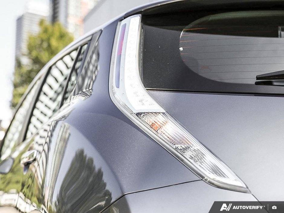 2015 Nissan LEAF S-26