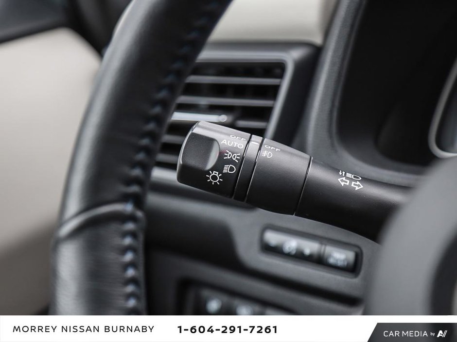 2019 Nissan Leaf SL + LEATHER + NAVIGATION-16