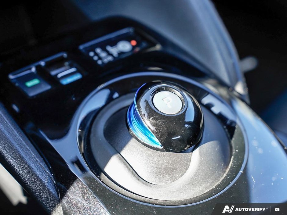 2019 Nissan LEAF SL // LEATHER // 2.99% RATE!-11