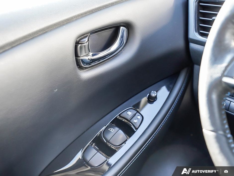 2019 Nissan LEAF SL // LEATHER // 2.99% RATE!-9