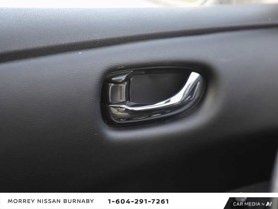 2021 Nissan Leaf SV // LOW KMS-17