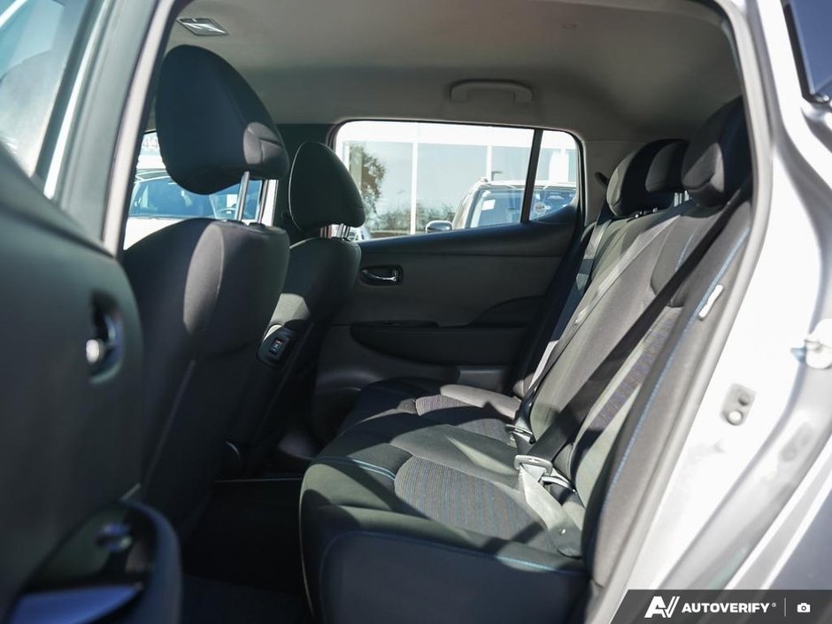 2021 Nissan LEAF SV // FULLY ELECTRIC!-16