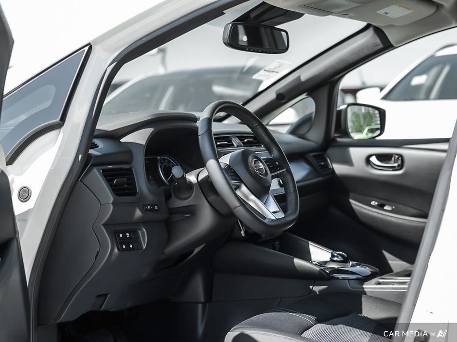 2022 Nissan Leaf SV TRIM-5