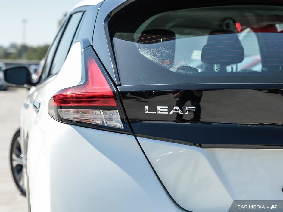 2022 Nissan Leaf SV TRIM-25