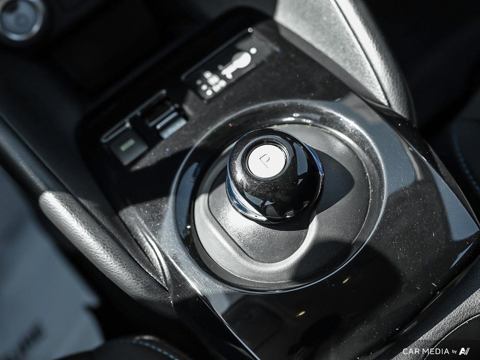 2022 Nissan Leaf SV TRIM-11