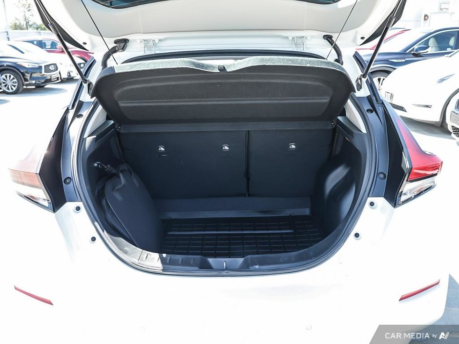 2022 Nissan Leaf SV TRIM-24
