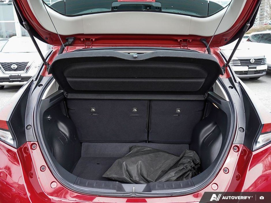 2022 Nissan LEAF SV // 2.99% FINANCE RATE-25