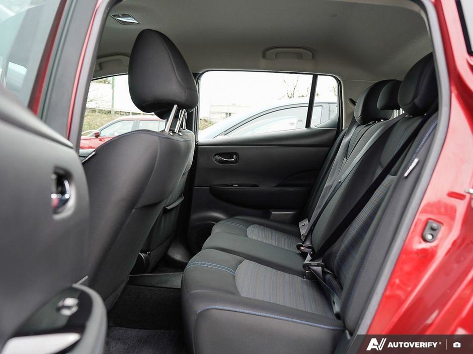 2022 Nissan LEAF SV // 2.99% FINANCE RATE-16