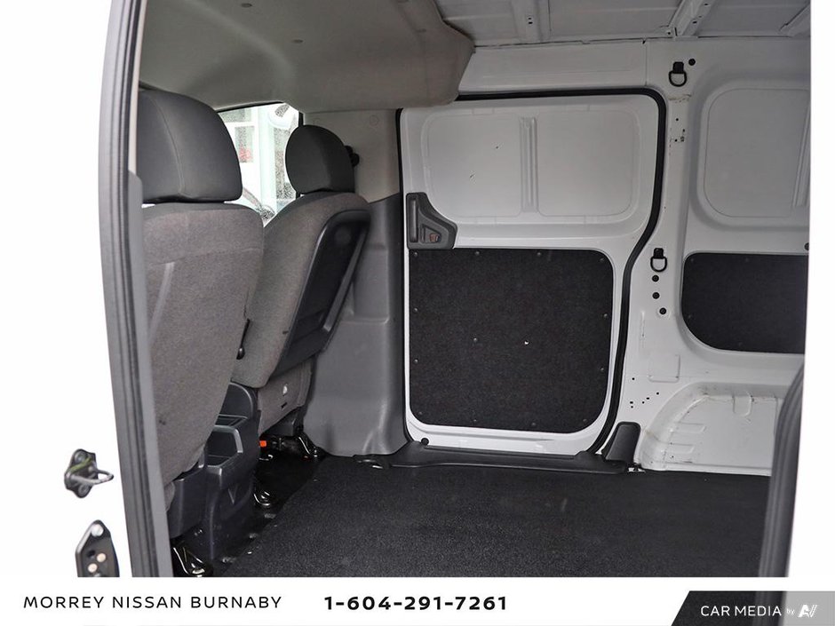 2021 Nissan NV200 Compact Cargo ULTRA LOW KMS // READY FOR WORK-25