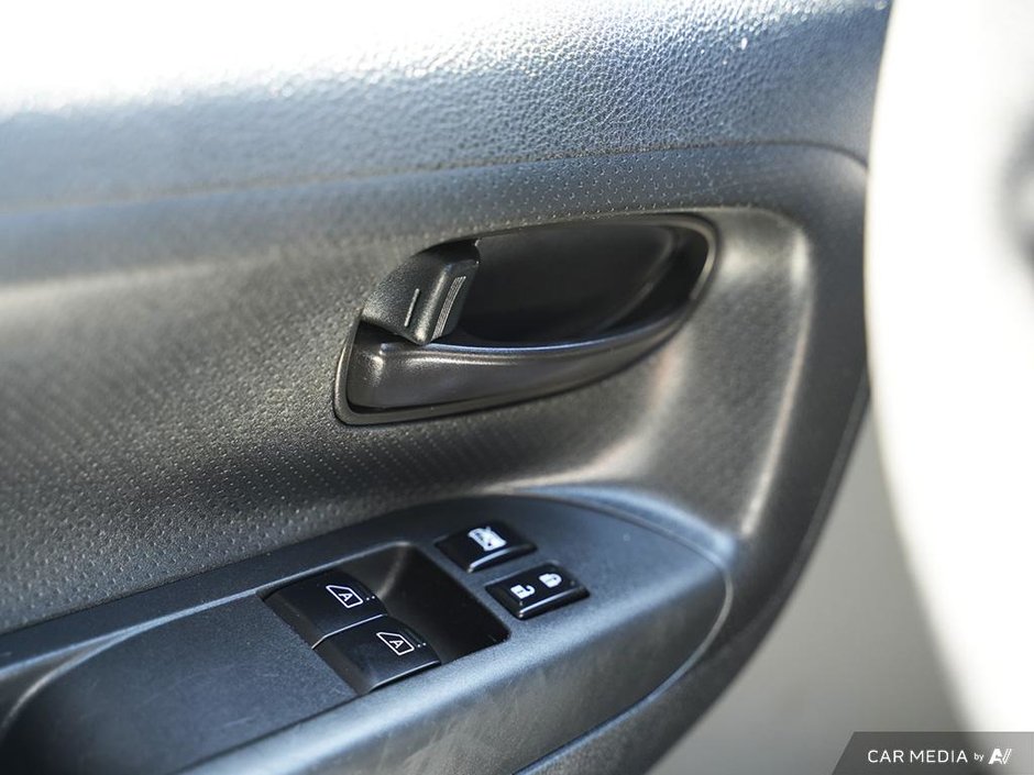2015 Nissan NV200 SV CVT TRIM-9