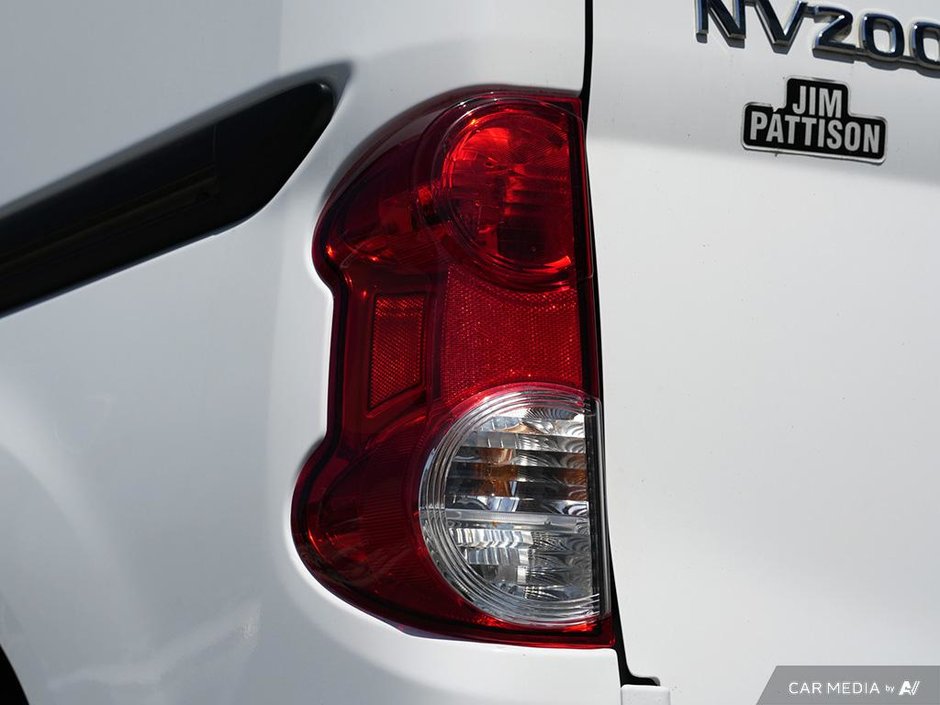 2015 Nissan NV200 SV CVT TRIM-26