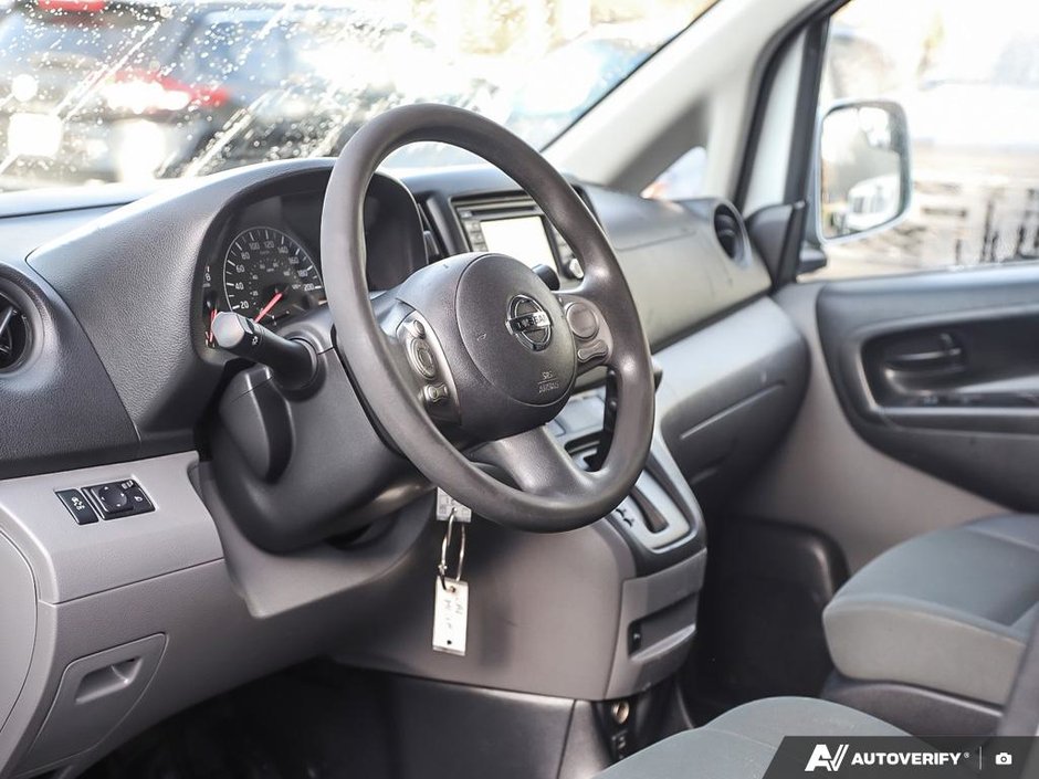 2015 Nissan NV200 SV // NAVIGATION-26