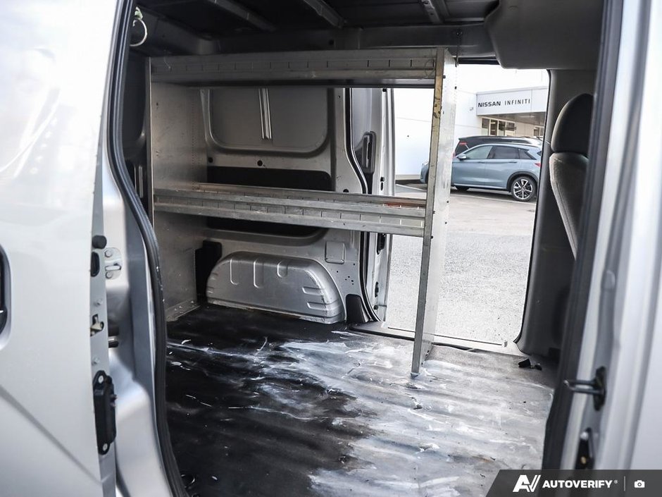 2015 Nissan NV200 SV // NAVIGATION-15