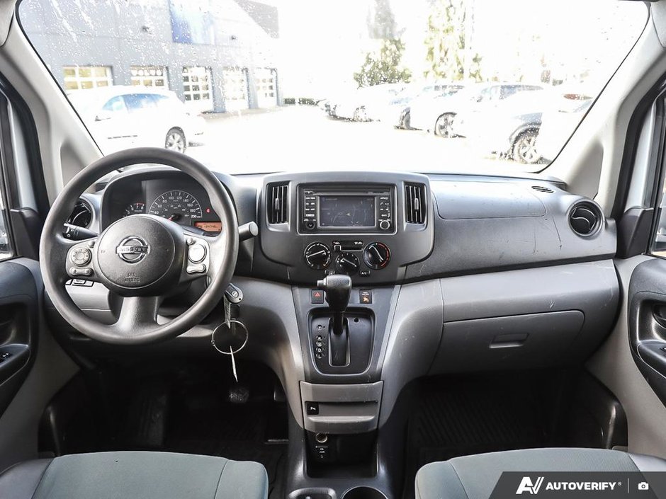 2015 Nissan NV200 SV // NAVIGATION-16