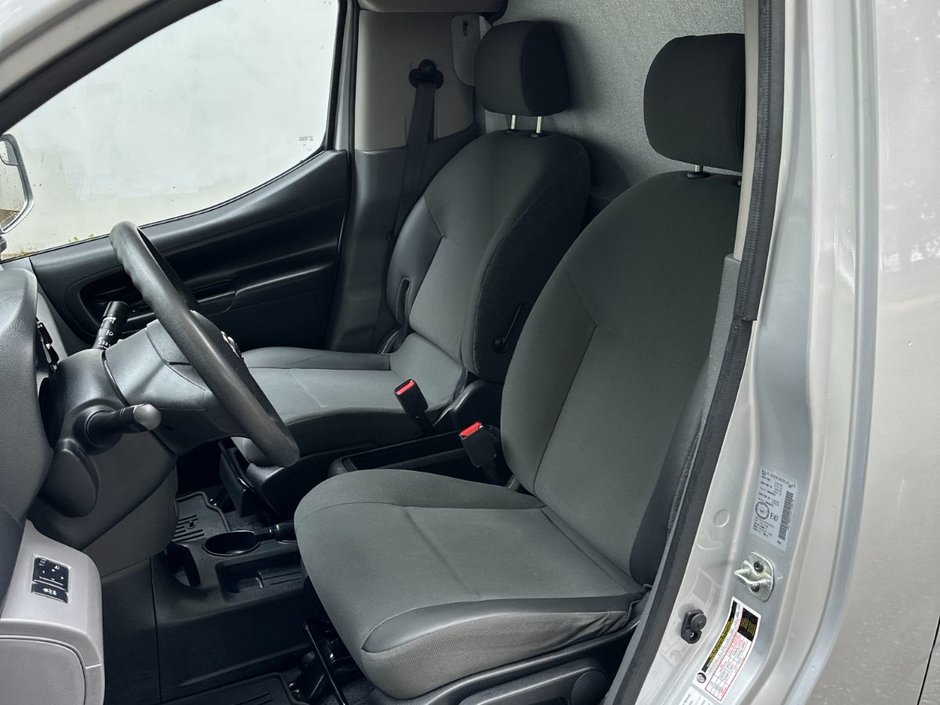 2017 Nissan NV200 SV CVT-3