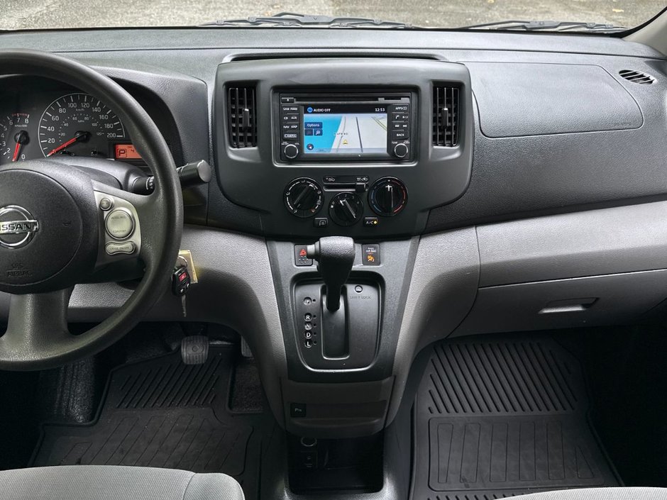 2017 Nissan NV200 SV CVT-4