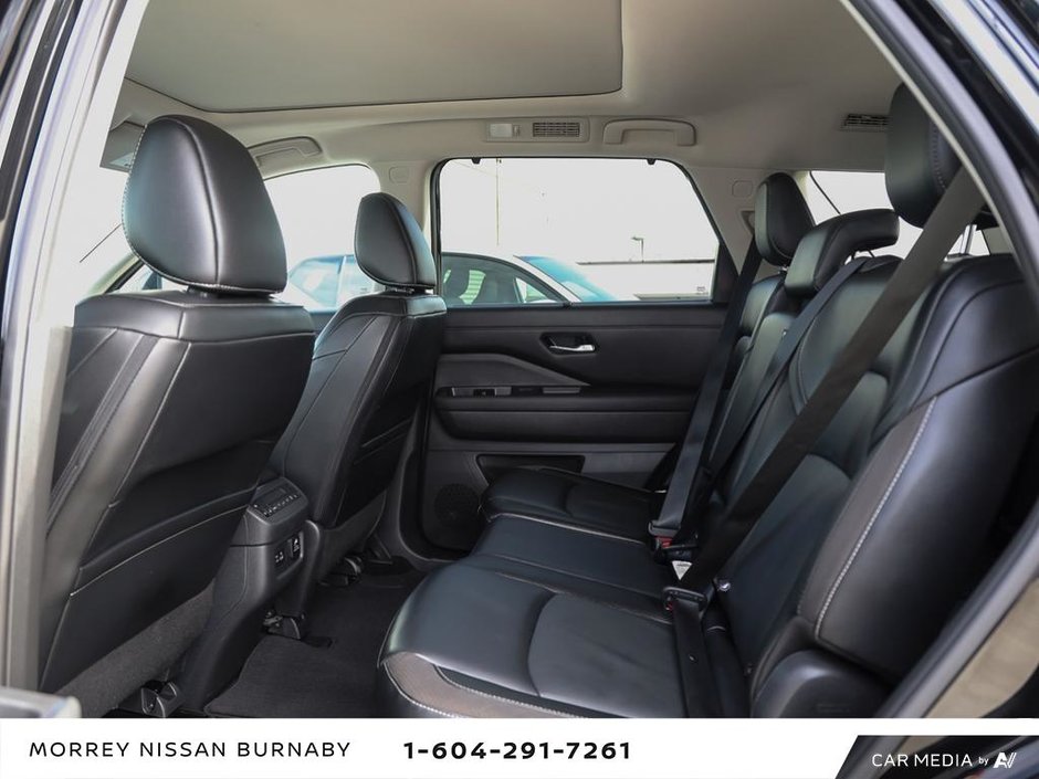 2023 Nissan Pathfinder SL LEATHER + LOW KMS!-24