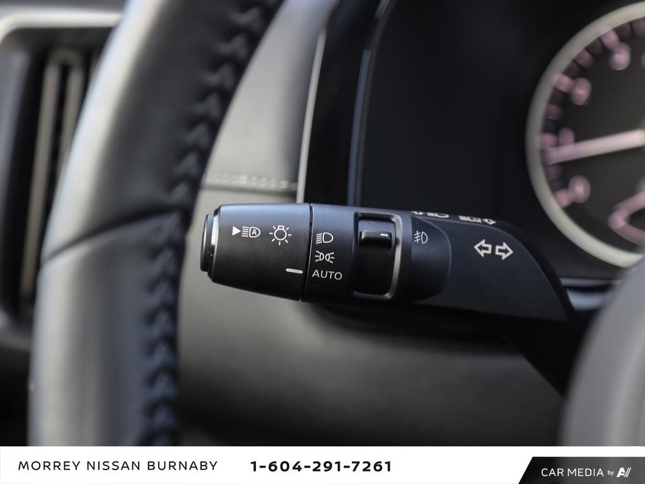 2023 Nissan Pathfinder SL LEATHER + LOW KMS!-16