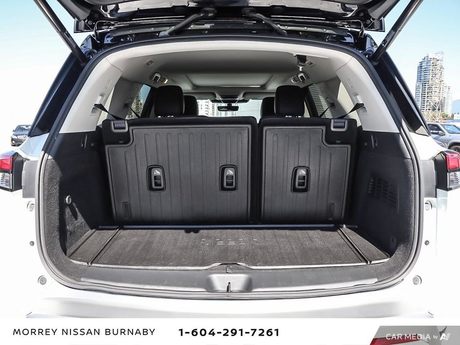 2023 Nissan Pathfinder PLATINUM // TOP MODEL-11
