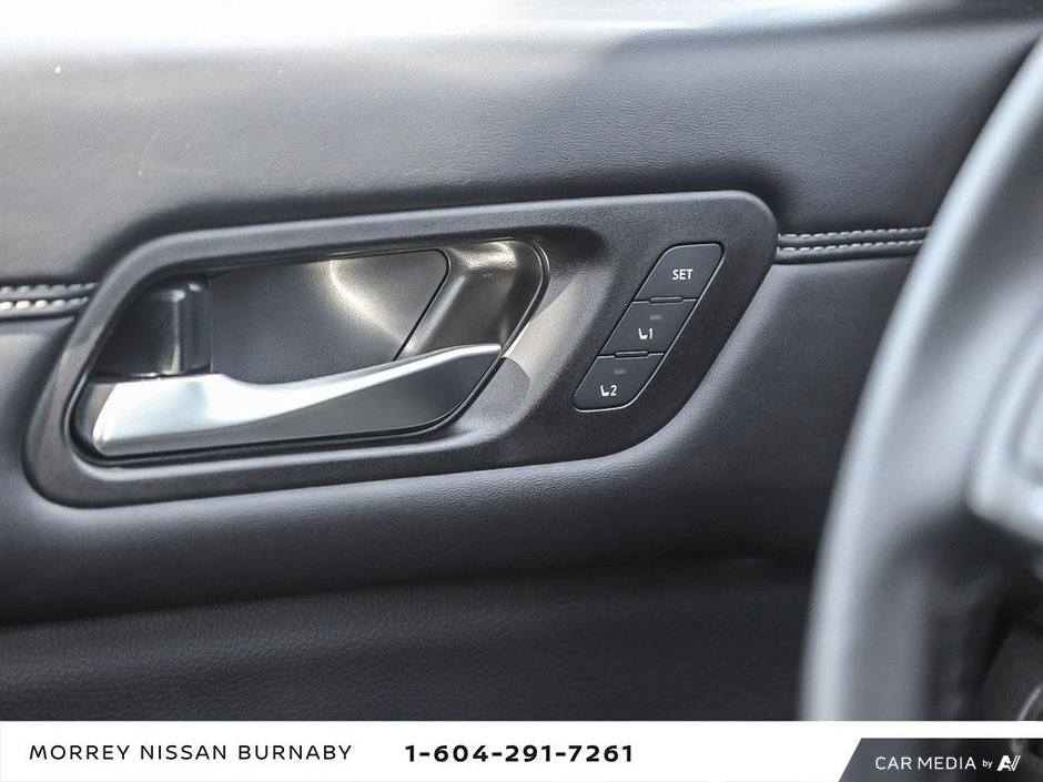 2023 Nissan Pathfinder PLATINUM // TOP MODEL-17