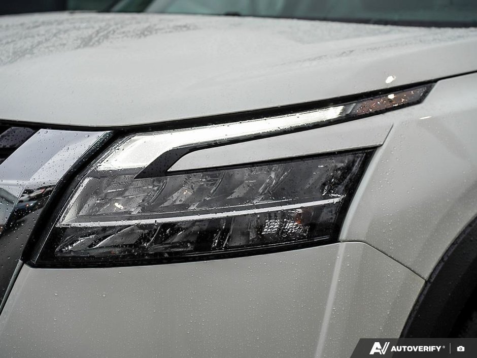 2024 Nissan Pathfinder PLATINUM // 2.99% FINANCING-24