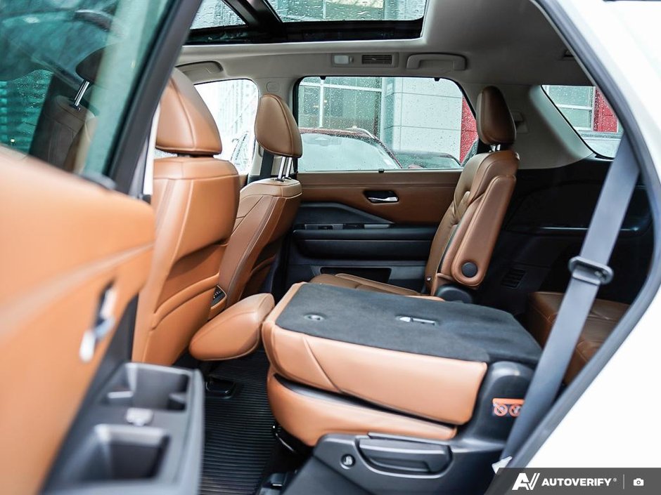 2024 Nissan Pathfinder PLATINUM // 2.99% FINANCING-16