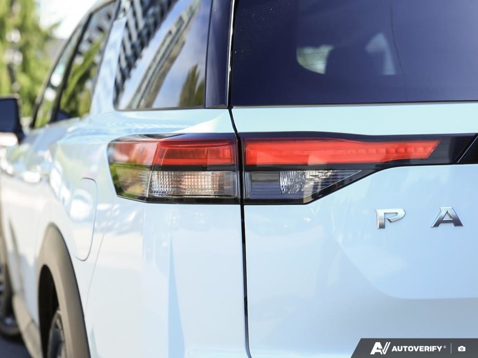 2024 Nissan Pathfinder SV 4X4 // 2.99% FINANCING-26