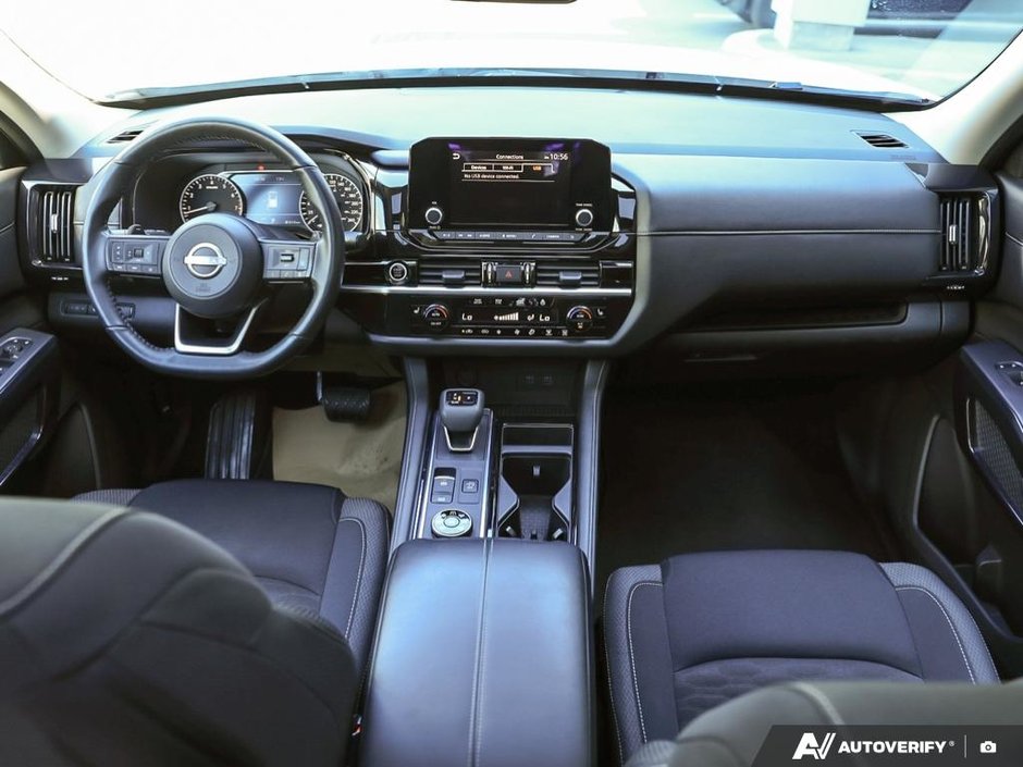 2024 Nissan Pathfinder SV 4X4 // 2.99% FINANCING-17