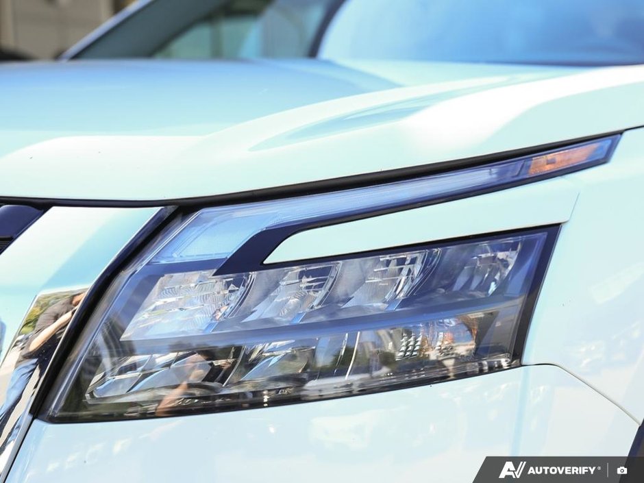 2024 Nissan Pathfinder SV 4X4 // 2.99% FINANCING-24