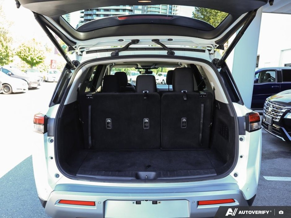 2024 Nissan Pathfinder SV 4X4 // 2.99% FINANCING-25