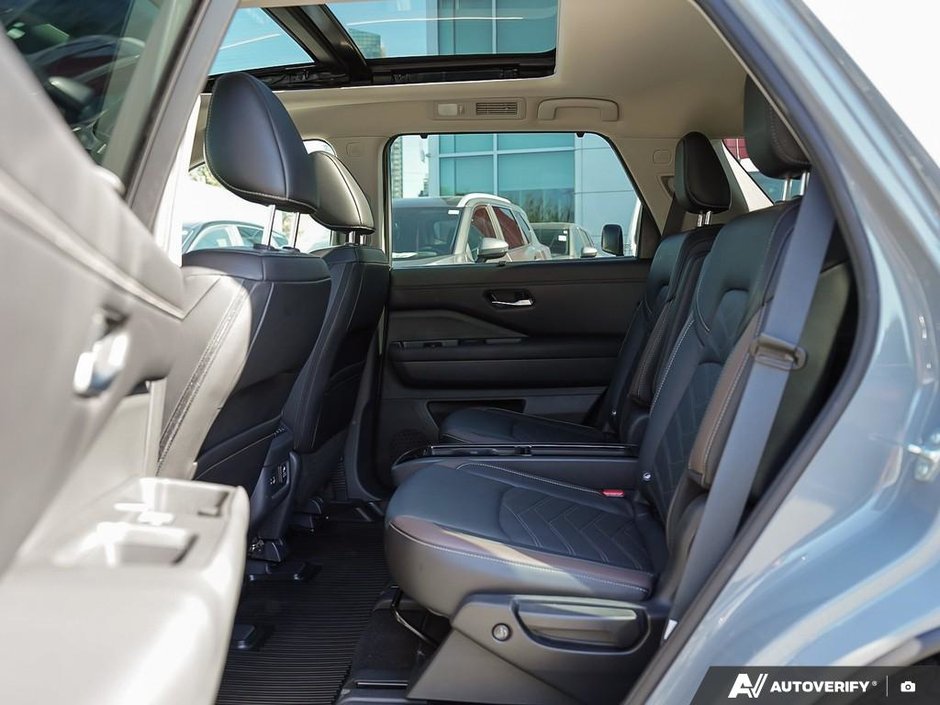 2024 Nissan Pathfinder PLATINUM // 2.99% FINANCING-16