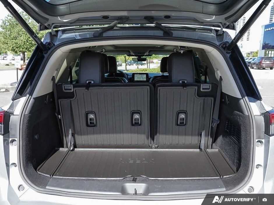 2024 Nissan Pathfinder PLATINUM // 2.99% FINANCING-25