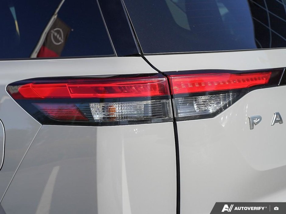 2024 Nissan Pathfinder PLATINUM // 2.99% FINANCING-26