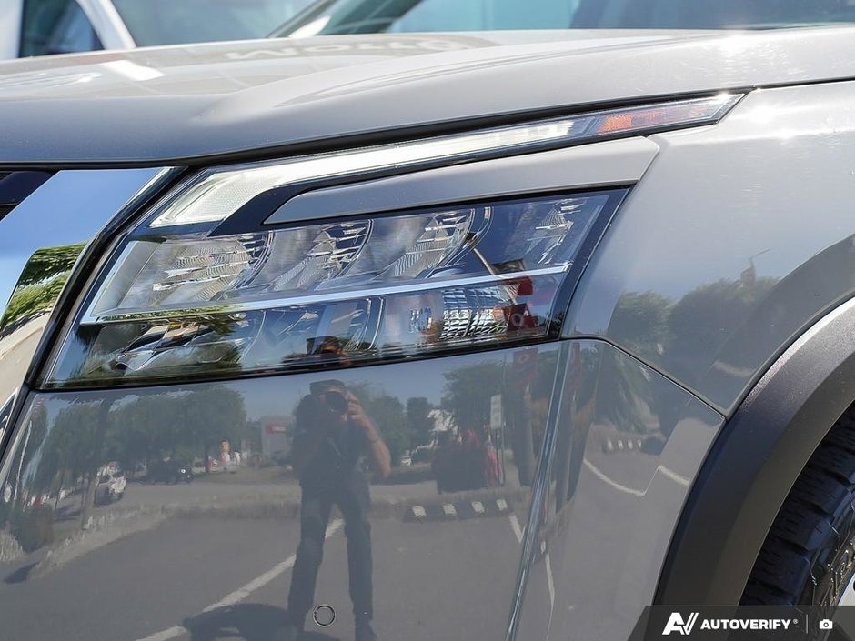 2024 Nissan Pathfinder PLATINUM // 2.99% FINANCING-24