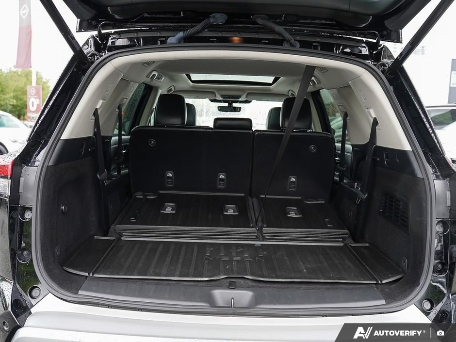 2024 Nissan Pathfinder SL-25