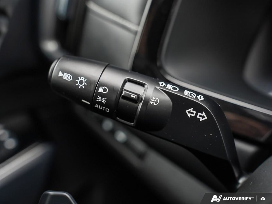 2024 Nissan Pathfinder SL-8