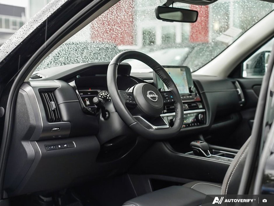 2024 Nissan Pathfinder SL-5