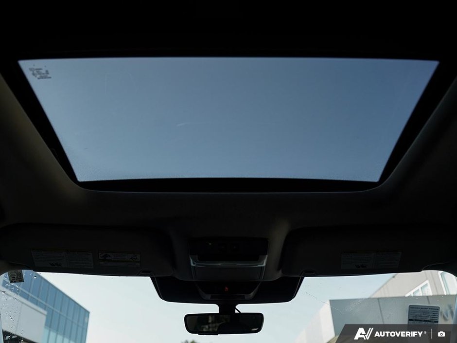2024 Nissan Pathfinder SL // LEATHER // NAVIGATION-12