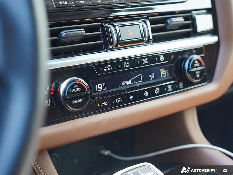 2025 Nissan Pathfinder PLATINUM // MANAGERS DEMO-12