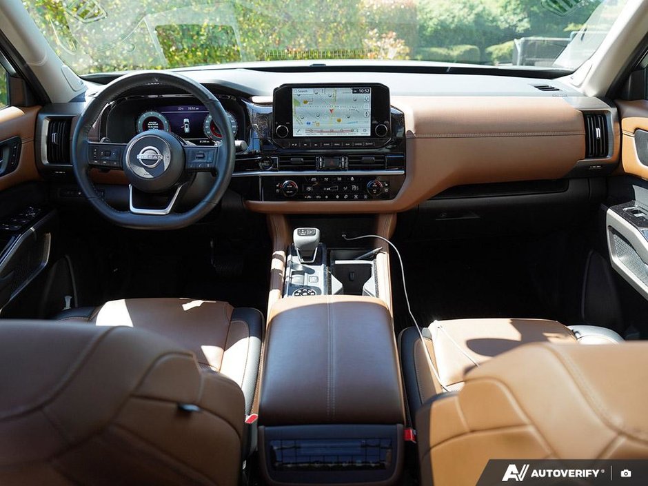 2025 Nissan Pathfinder PLATINUM // MANAGERS DEMO-17
