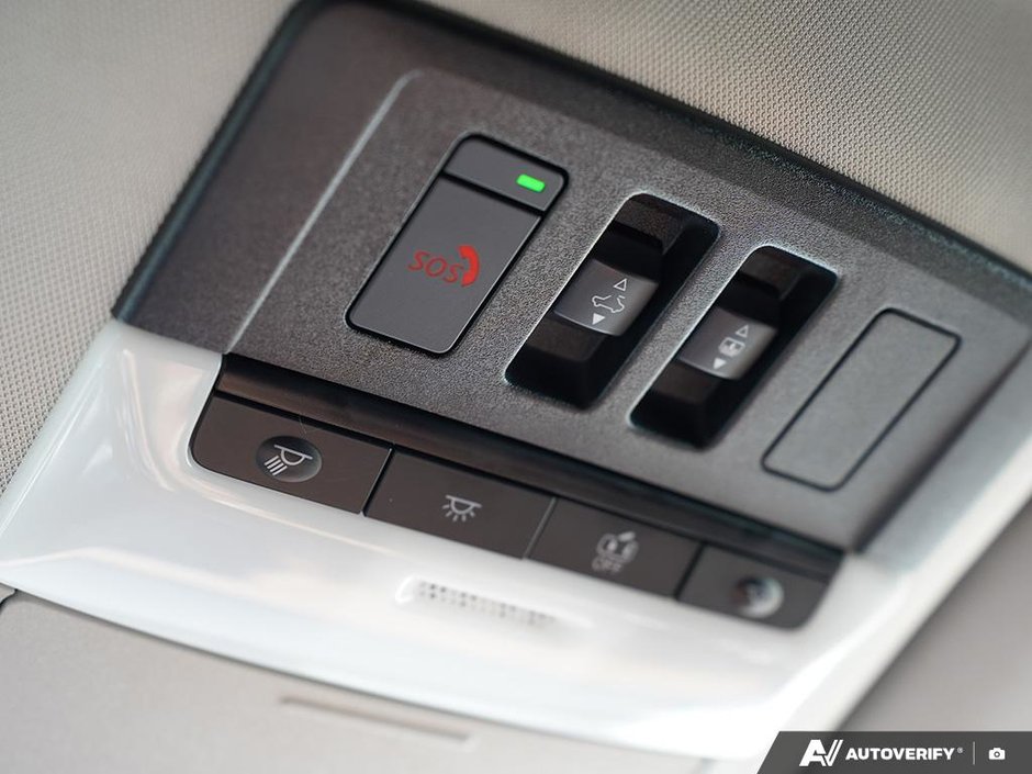 2025 Nissan Pathfinder PLATINUM // MANAGERS DEMO-14