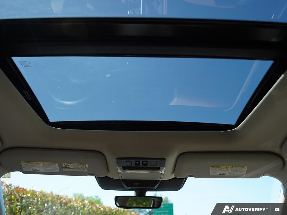 2025 Nissan Pathfinder PLATINUM // MANAGERS DEMO-18