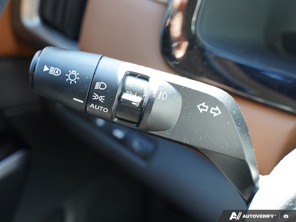 2025 Nissan Pathfinder PLATINUM // MANAGERS DEMO-8