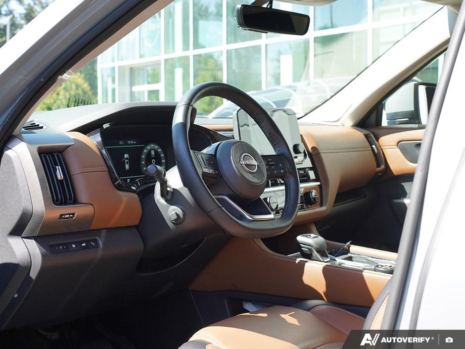 2025 Nissan Pathfinder PLATINUM // MANAGERS DEMO-5
