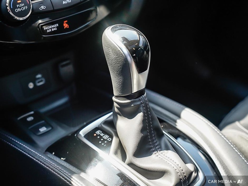 2020 Nissan Qashqai SL AWD + LEATHER-11