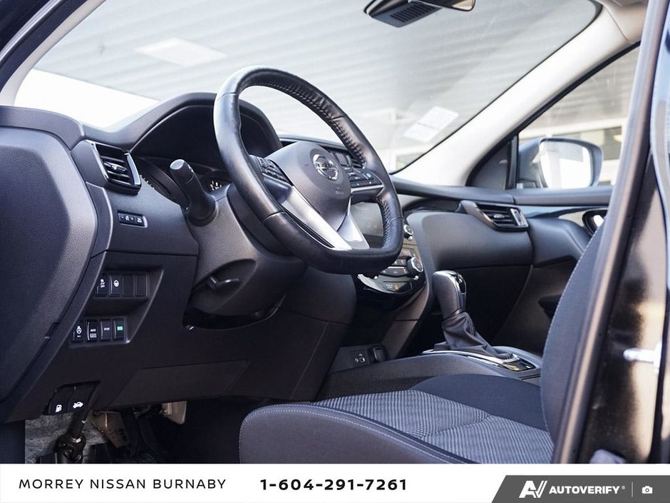 2022 Nissan Qashqai SV AWD  // NO ACCIDENTS-16
